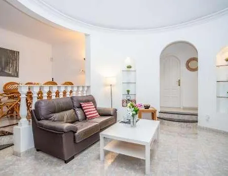 Alisa Villa